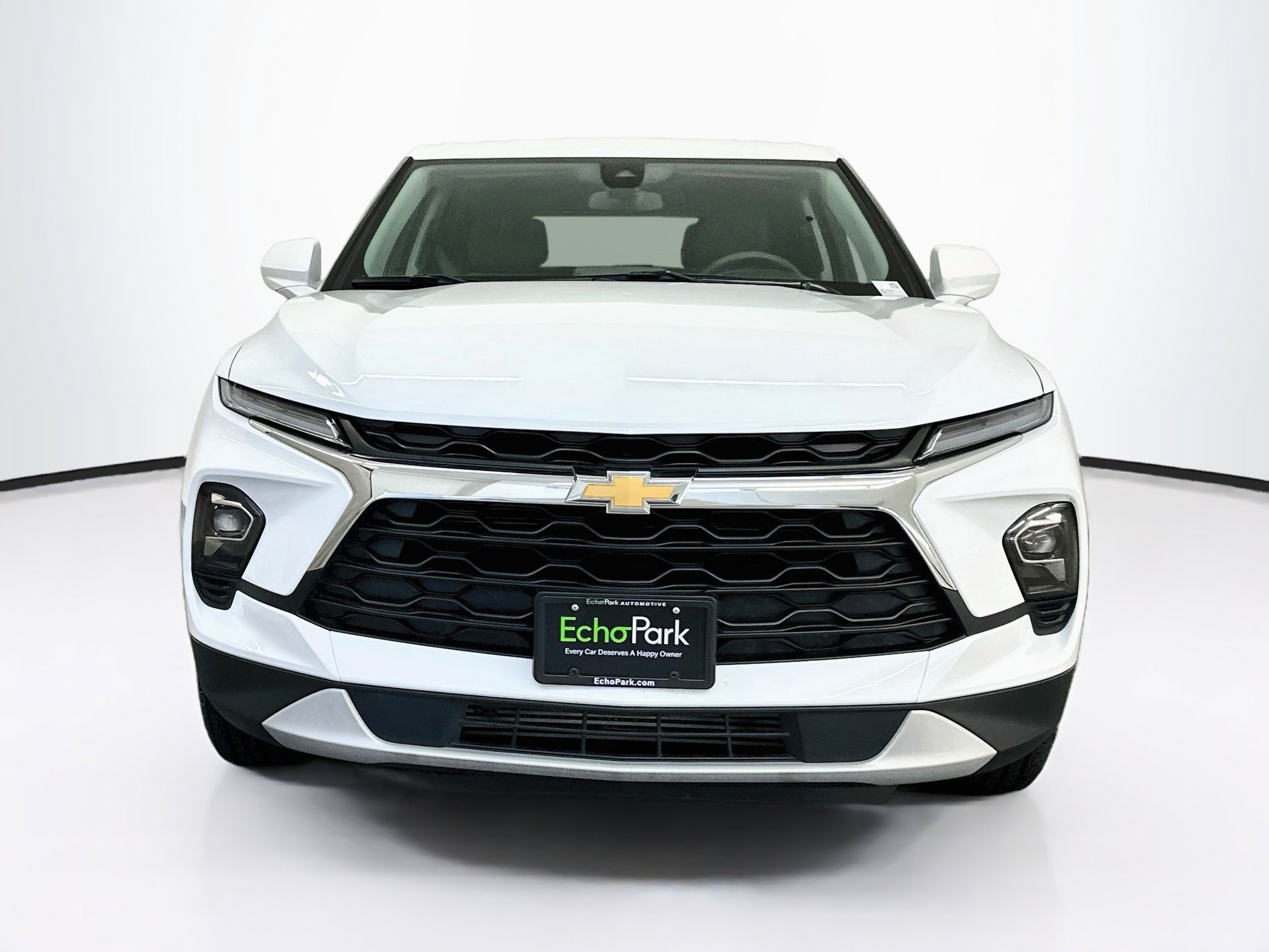 Used 2025 Chevrolet Blazer LT AWD/4WD image 2