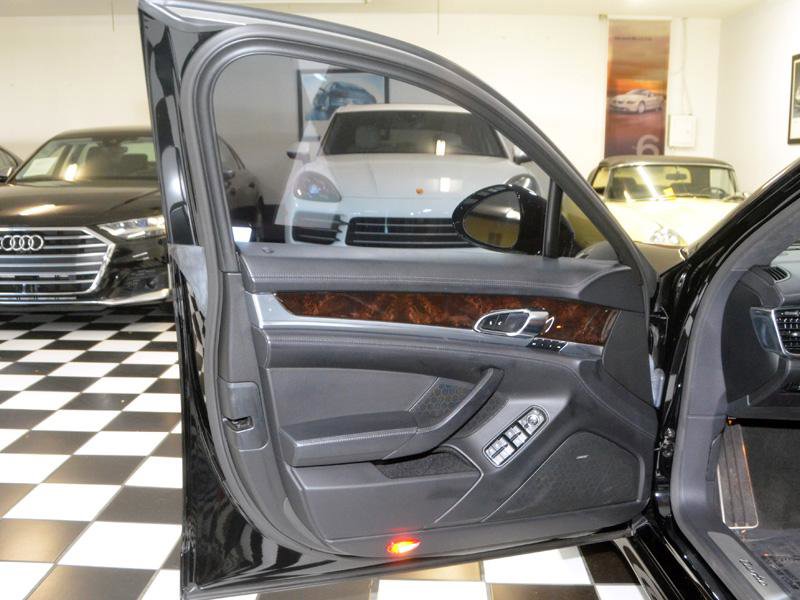 Used 2016 Porsche Panamera Turbo image 13