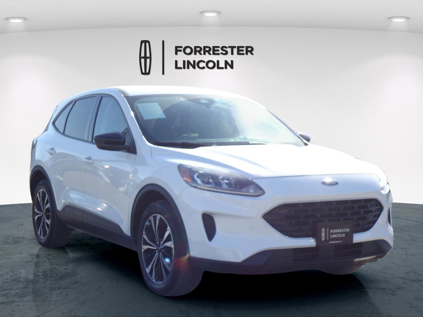 Used 2022 Ford Escape SE w/ SE Sport Appearance Package