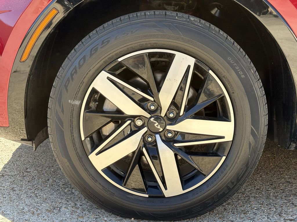 Used 2022 Kia Sorento EX image 9