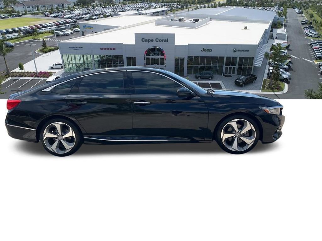Used 2018 Honda Accord Touring image 11
