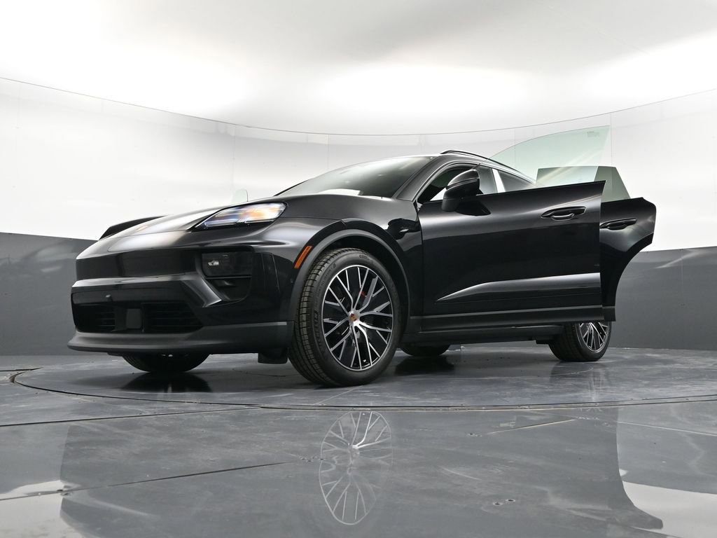 New 2026 Porsche Macan 4S Electric AWD/4WD image 40
