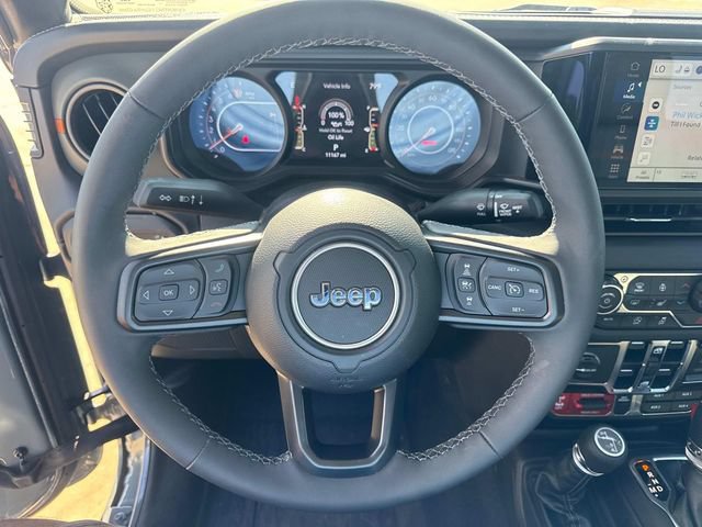 Used 2025 Jeep Gladiator Mojave w/ Convenience Group AWD/4WD image 26