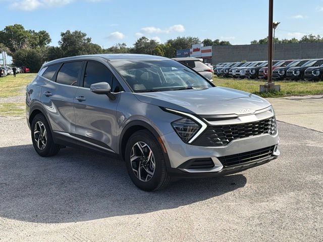 Used 2025 Kia Sportage LX FWD image 6