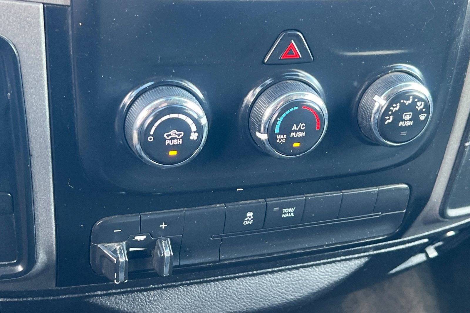 Used 2015 RAM 1500 Express image 15