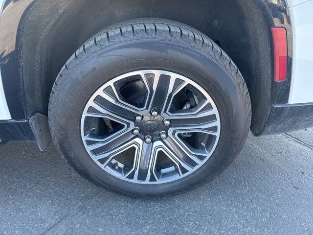 Used 2023 Jeep Wagoneer L Series II image 5