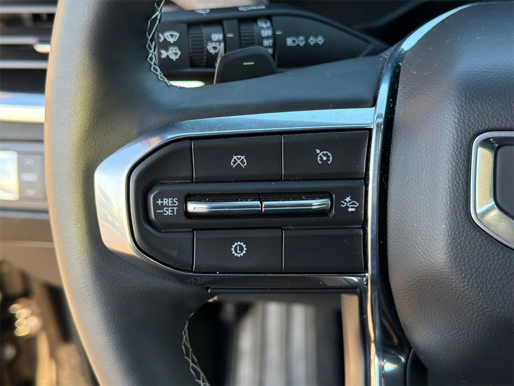 Used 2025 GMC Acadia Denali image 25