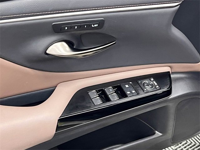 Certified 2024 Lexus ES 350 w/ Premium Package image 10