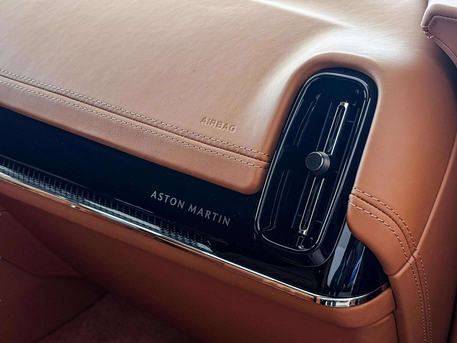 New 2026 Aston Martin DBX 707 AWD/4WD image 32