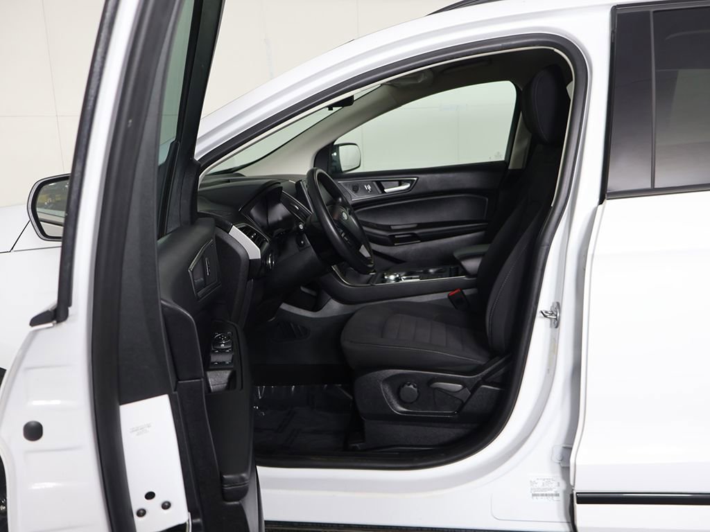 Used 2024 Ford Edge SE w/ Black Appearance Package image 24