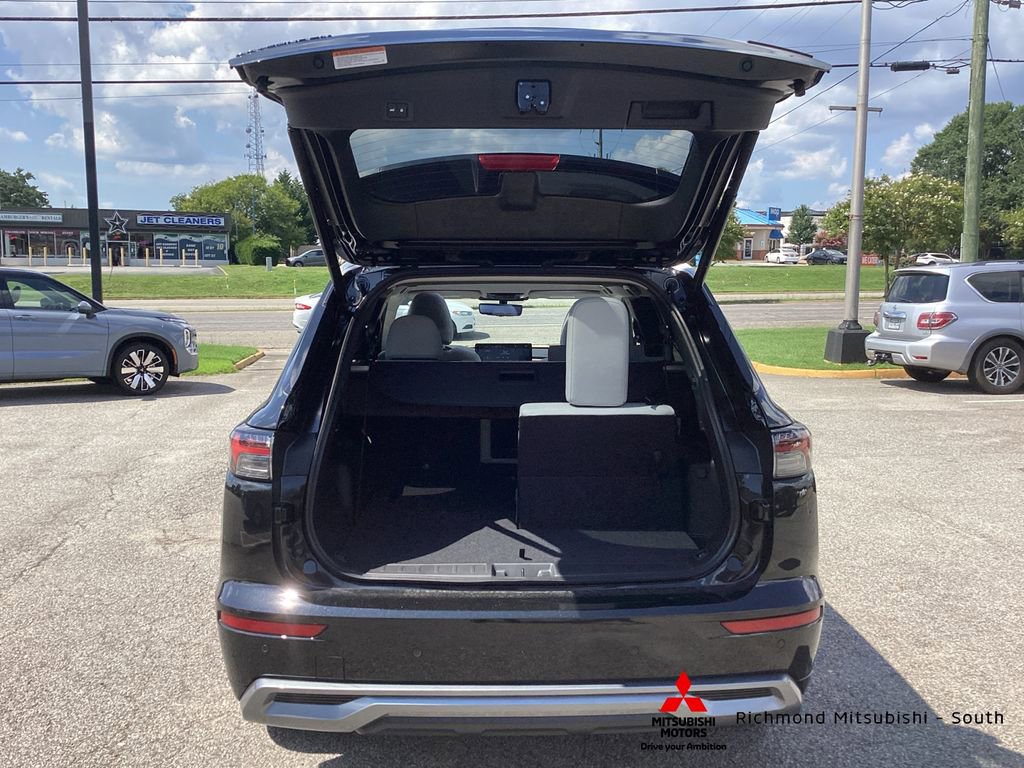 New 2025 Mitsubishi Outlander SEL image 16
