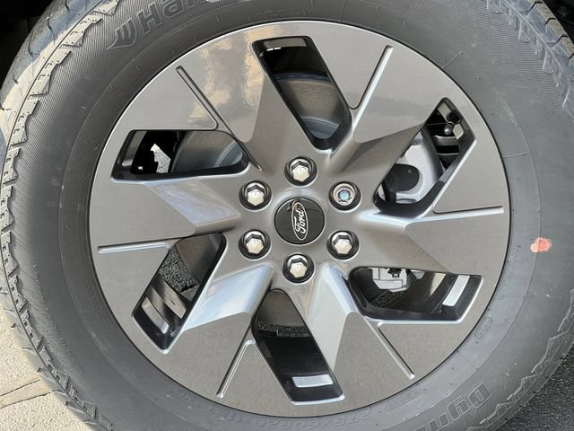 New 2025 Ford F150 Lightning Flash AWD/4WD image 5