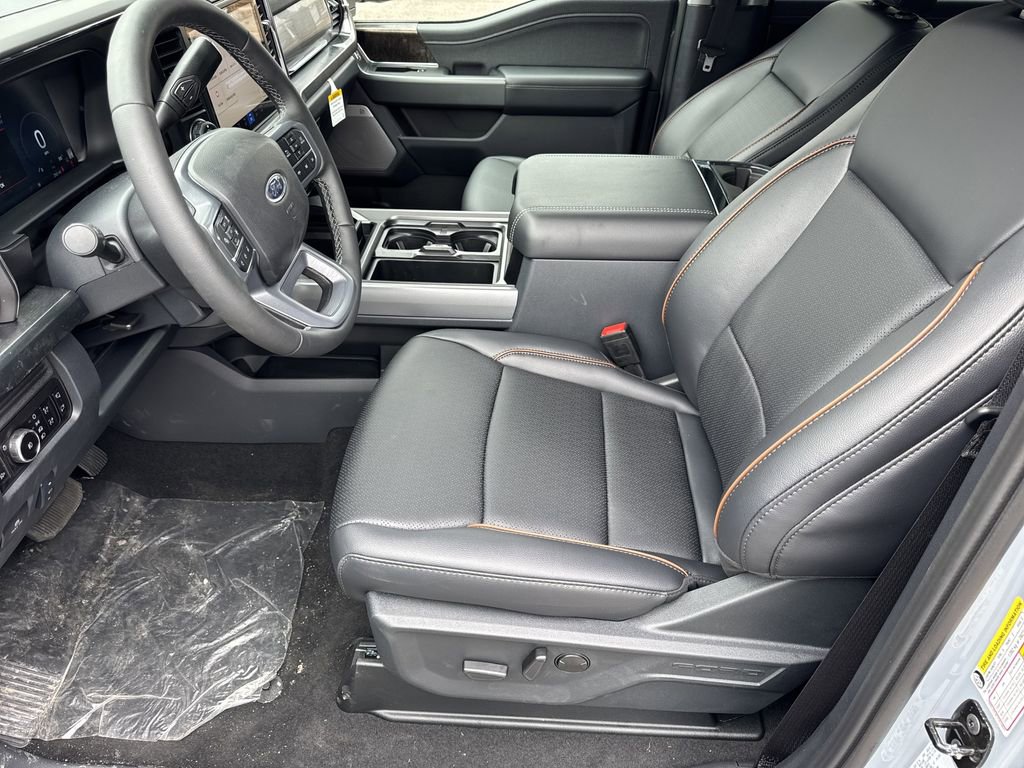 New 2026 Ford F250 Lariat w/ Black Appearance Package image 9