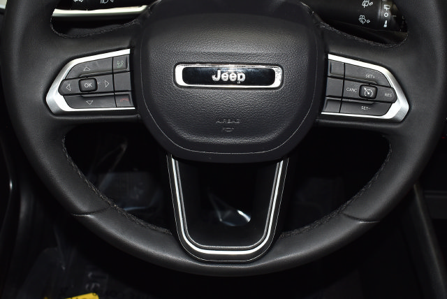 Certified 2024 Jeep Compass Latitude AWD/4WD image 18