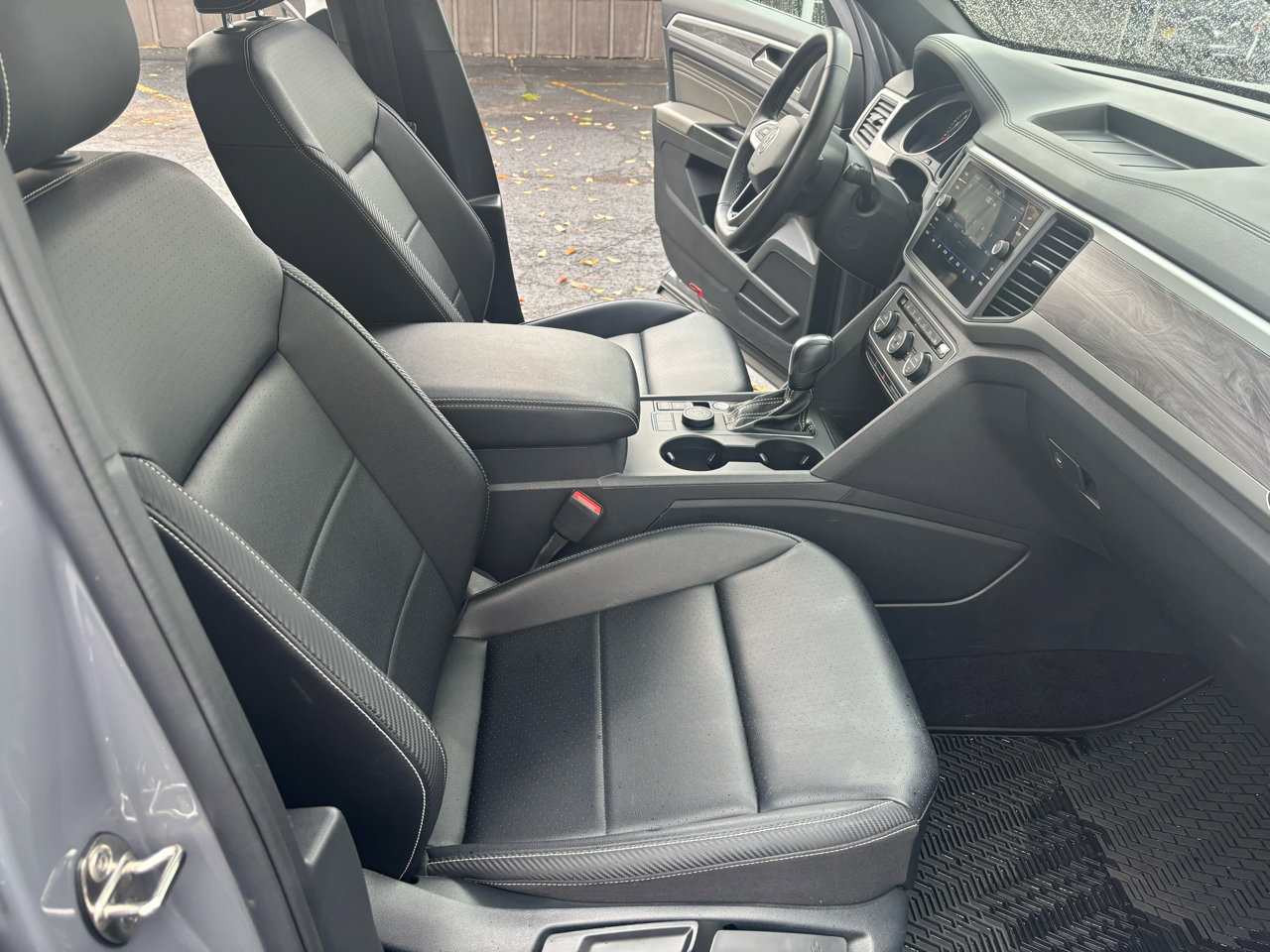 Used 2021 Volkswagen Atlas Cross Sport SE image 11