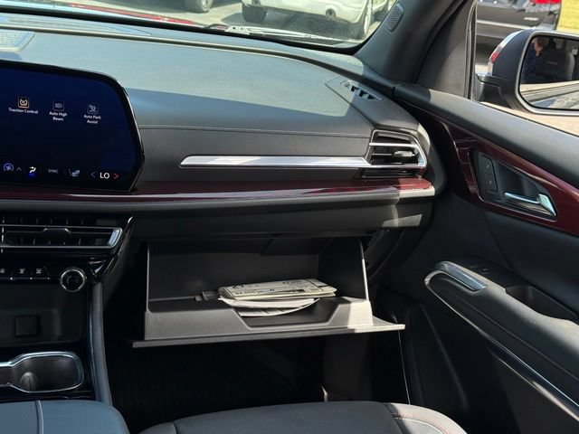Used 2024 Chevrolet Traverse Z71 w/ Enhanced Driving Package AWD/4WD image 37