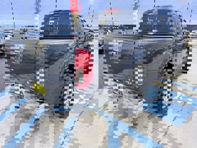 Used 2016 Nissan Frontier SV image 4