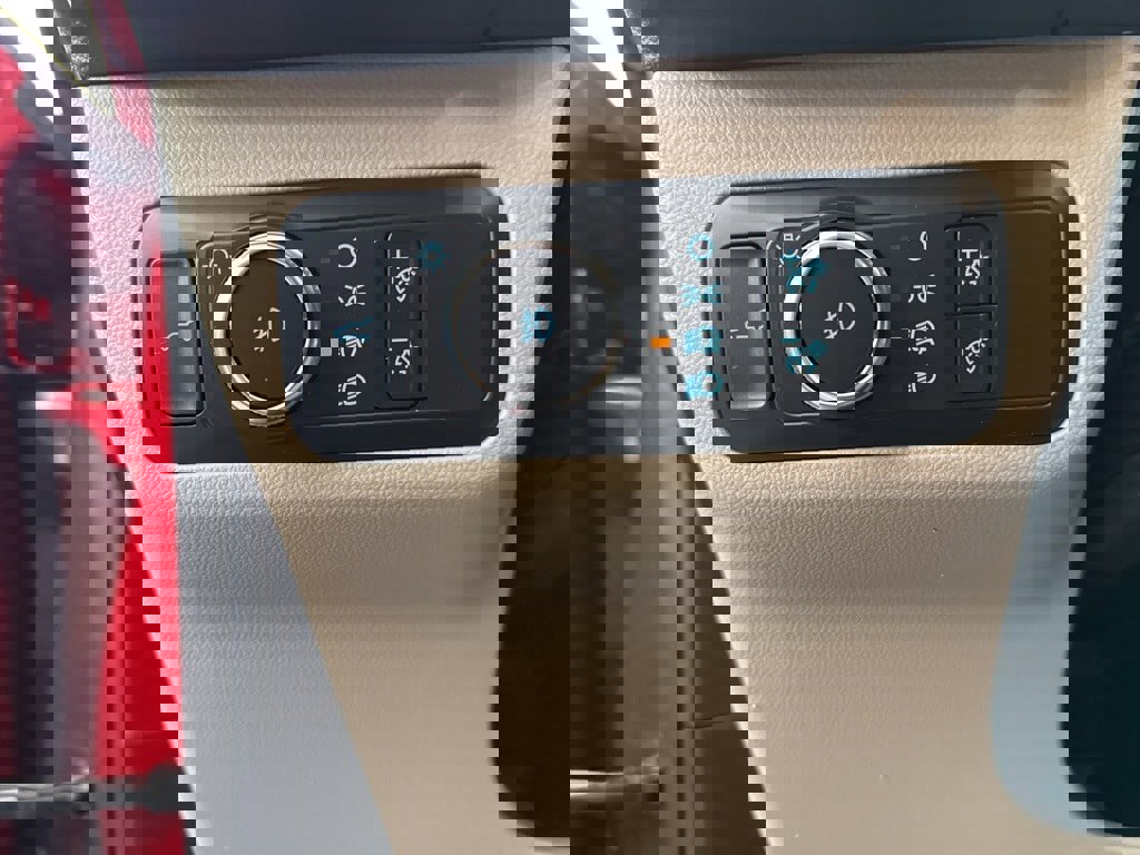 Used 2022 Ford Escape SEL image 16