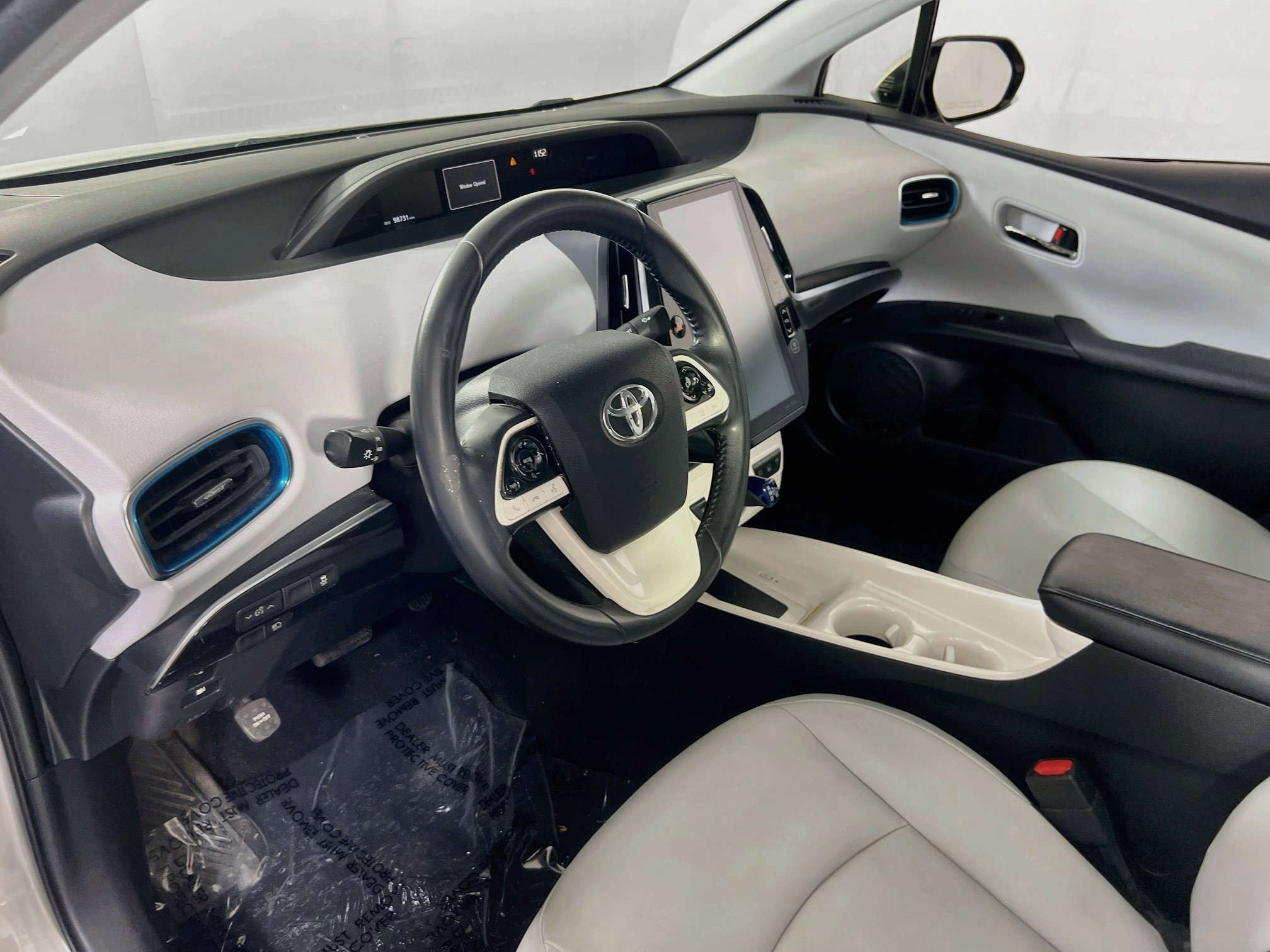 Used 2018 Toyota Prius Prime Premium FWD image 9