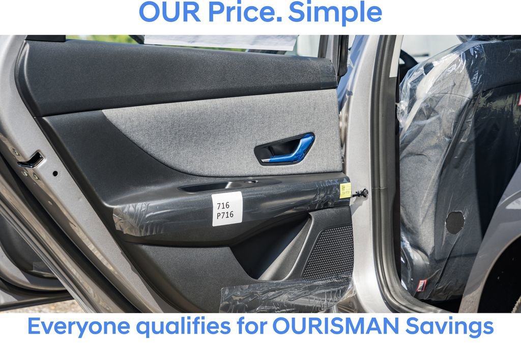 New 2025 Hyundai Elantra Limited image 32