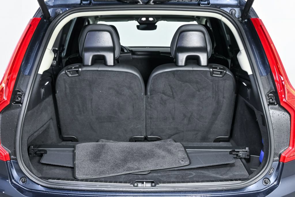 Certified 2023 Volvo XC90 B5 Plus image 32