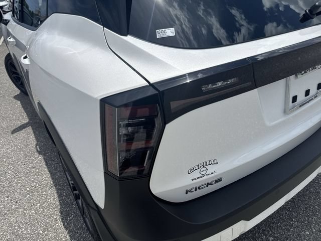 New 2025 Nissan Kicks SR FWD image 32