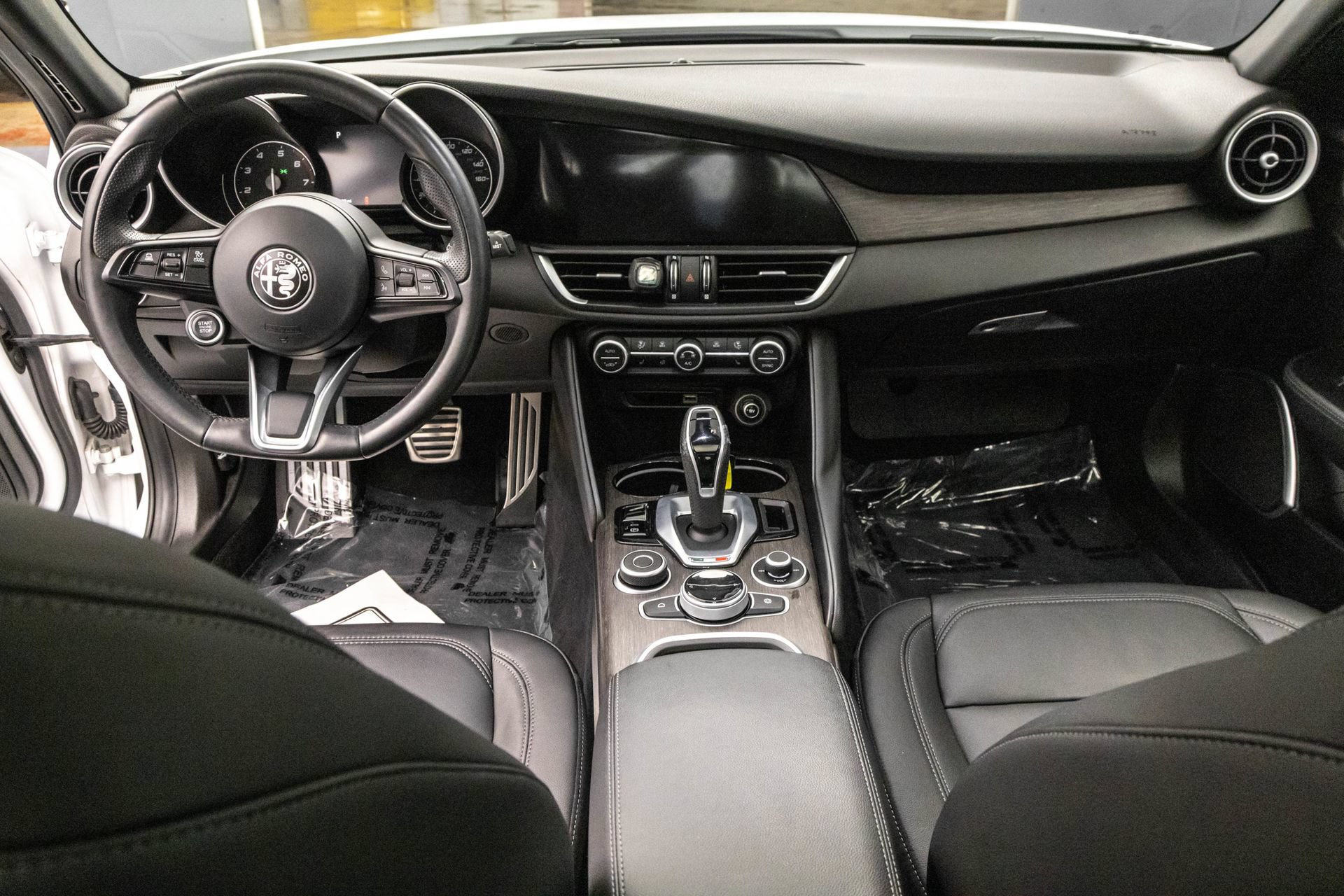 Used 2022 Alfa Romeo Giulia Ti AWD/4WD image 31