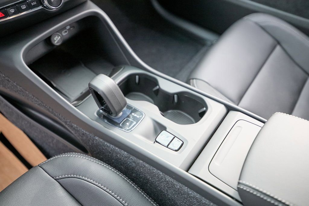 New 2026 Volvo XC40 B5 Core w/ Climate Package image 15