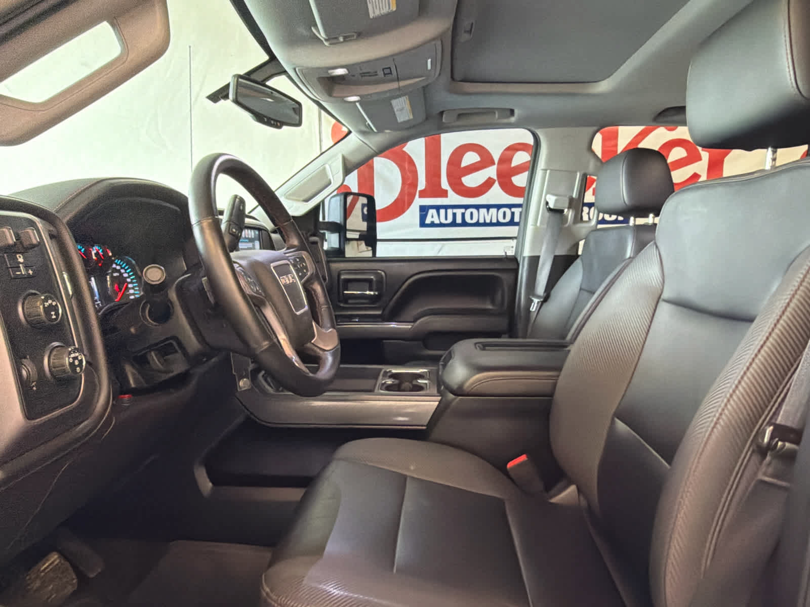 Used 2018 GMC Sierra 2500 SLT w/ Duramax Plus Package AWD/4WD image 14