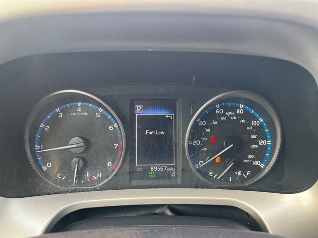 Used 2018 Toyota RAV4 LE AWD/4WD image 23