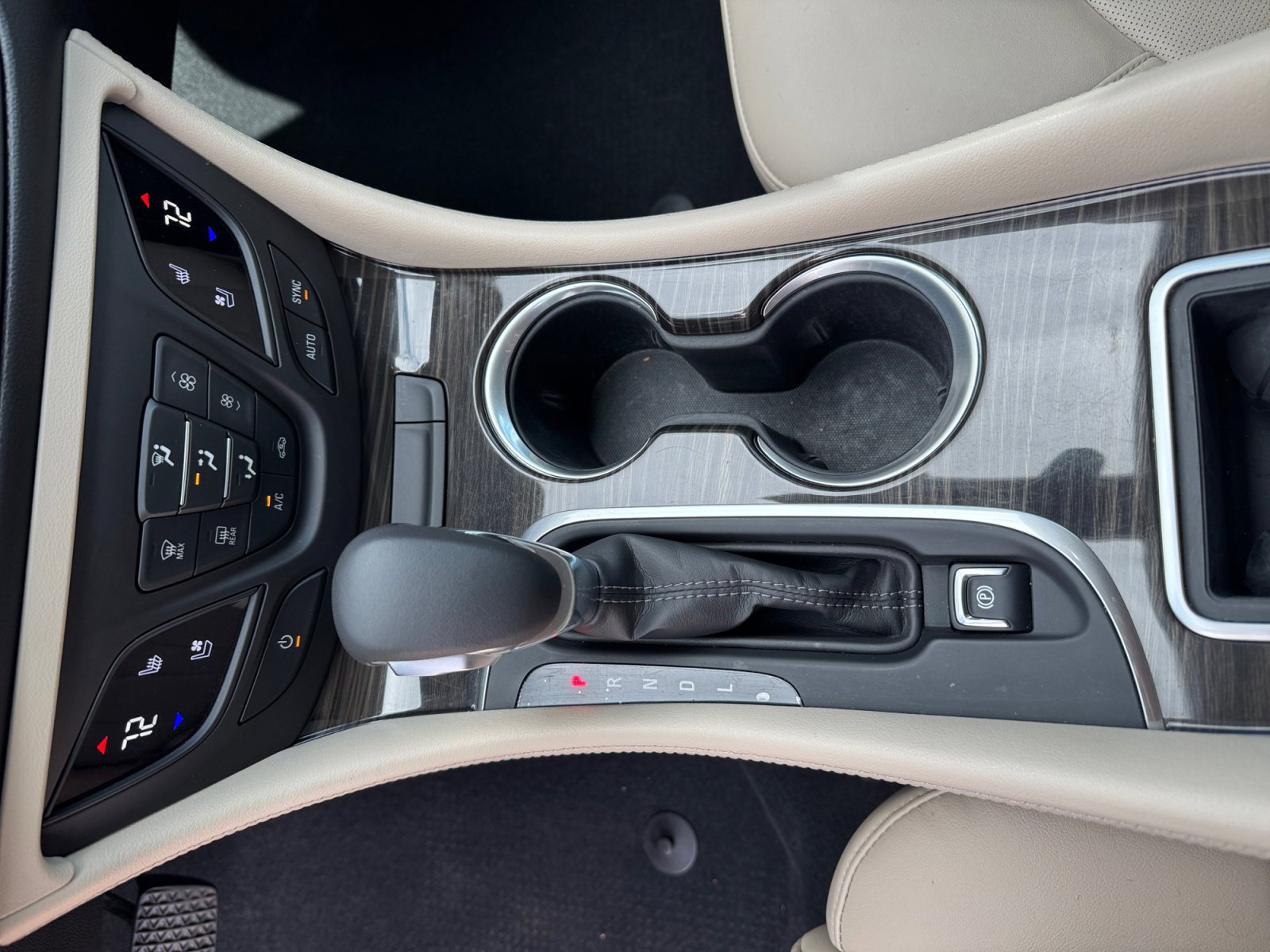 Used 2019 Buick Envision Premium w/ Driver Confidence Package image 15