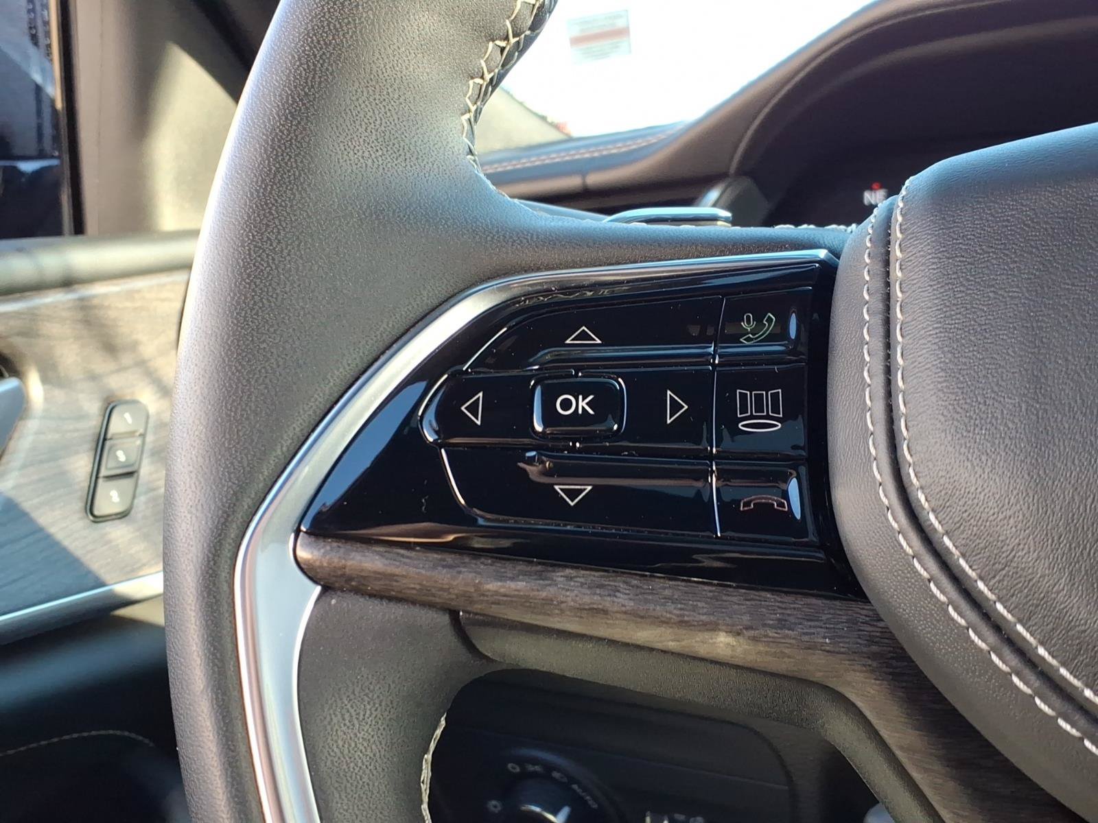 Used 2023 Jeep Grand Cherokee L Overland AWD/4WD image 30