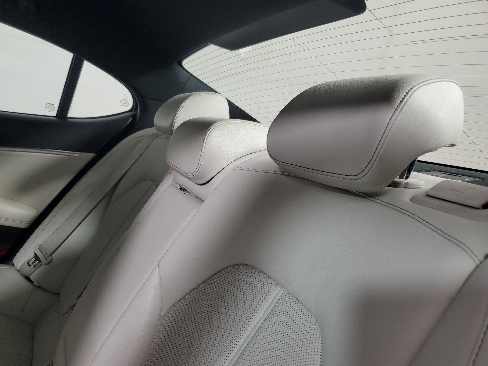 Used 2025 Genesis G70 2.5T RWD image 11