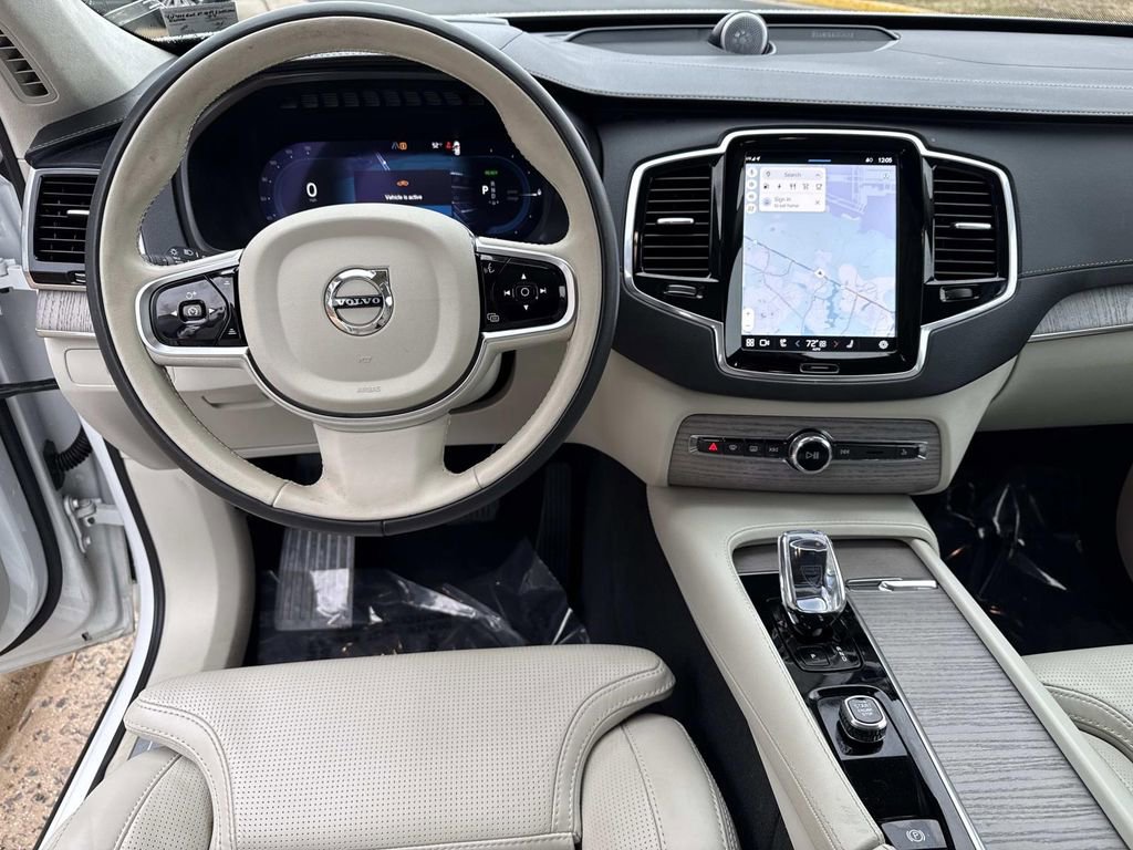 Used 2024 Volvo XC90 T8 Ultimate w/ Lounge Package image 19
