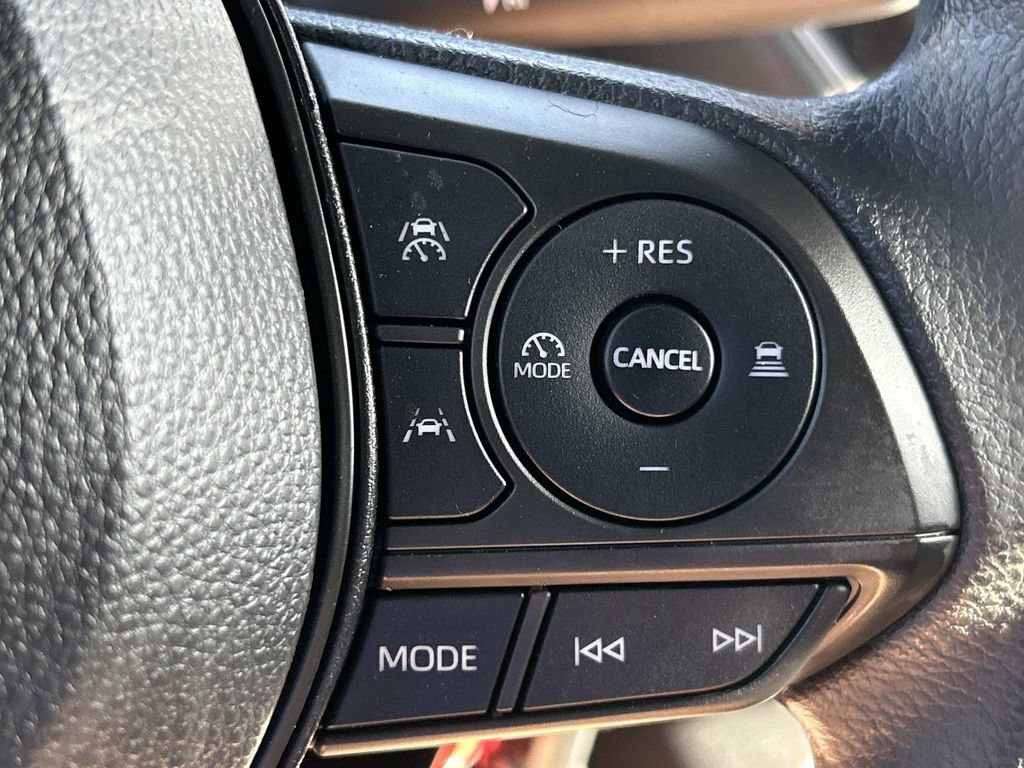 Used 2024 Toyota Corolla LE FWD image 28