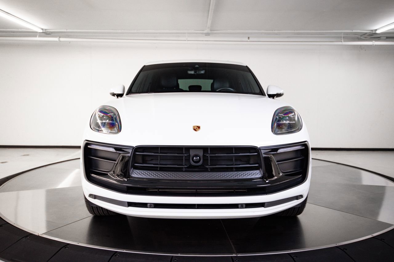 Certified 2023 Porsche Macan Turbo AWD/4WD image 10