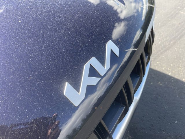 Used 2022 Kia Carnival LX FWD image 29