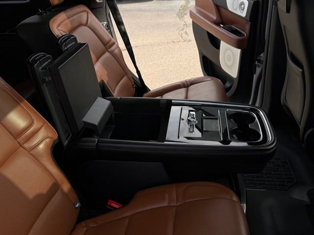 Used 2018 Lincoln Navigator Reserve w/ Technology Package AWD/4WD image 24