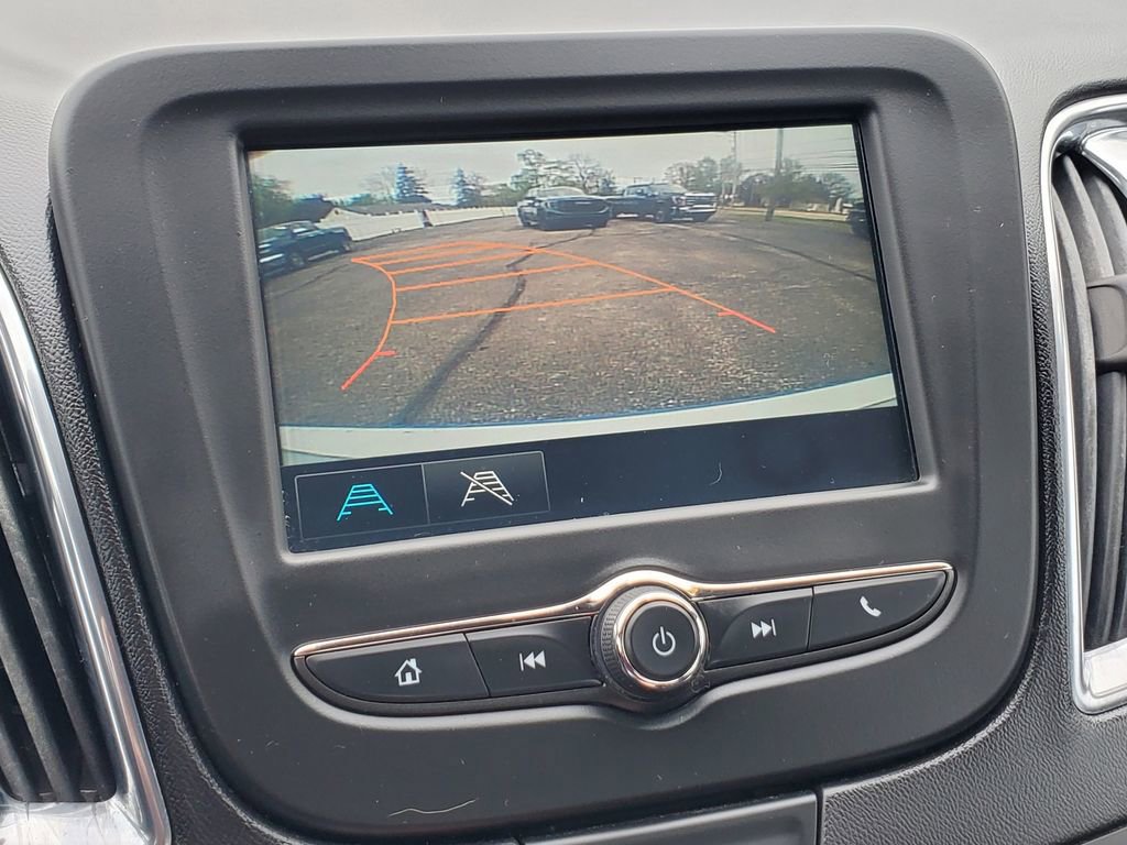 Used 2017 Chevrolet Malibu LT FWD image 22