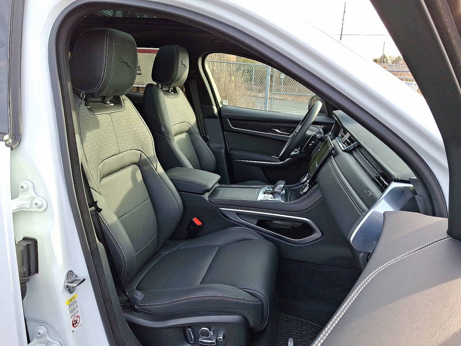 New 2025 Jaguar F-PACE R-Dynamic S image 3