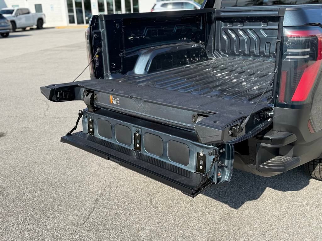 New 2026 GMC Sierra EV Elevation image 7