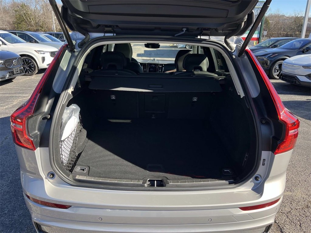 Used 2023 Volvo XC60 B5 Ultimate image 12