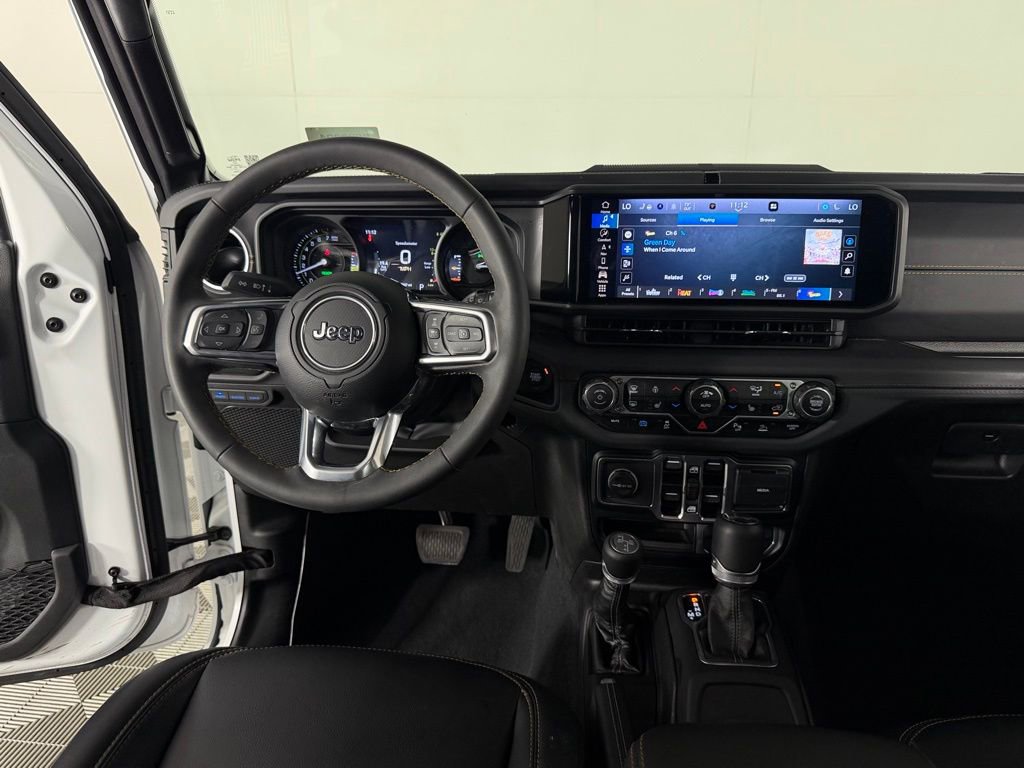 Used 2024 Jeep Wrangler Unlimited Sahara w/ Technology Group AWD/4WD image 16
