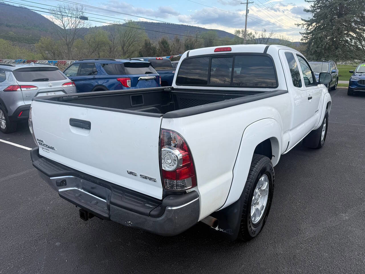 Used 2011 Toyota Tacoma 4x4 Access Cab V6 w/ SR5 Pkg #2 image 3