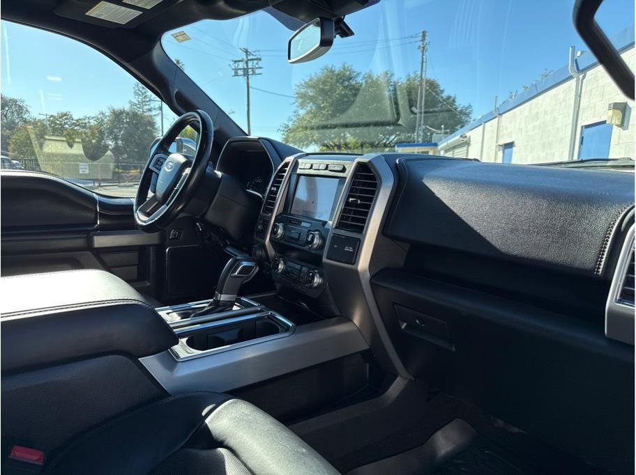 Used 2019 Ford F150 Platinum w/ Equipment Group 701A Luxury image 29