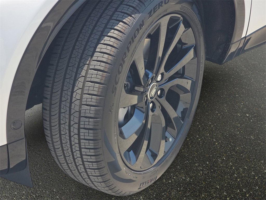 New 2025 Land Rover Discovery Sport Dynamic SE image 33