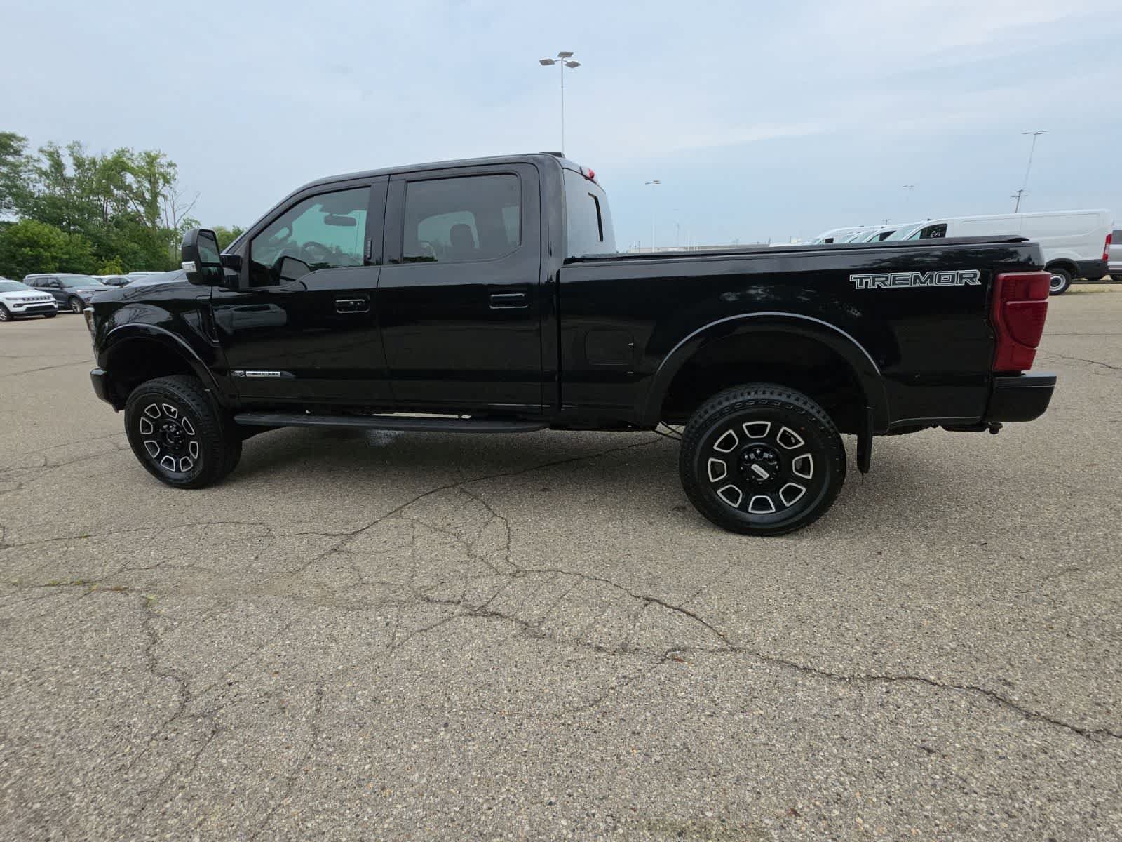 Used 2020 Ford F350 Lariat w/ Tremor Off-Road Package AWD/4WD image 16