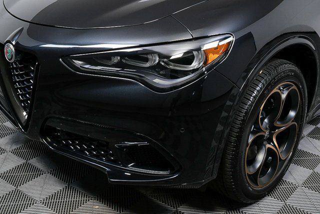 New 2025 Alfa Romeo Stelvio Sprint AWD/4WD image 38