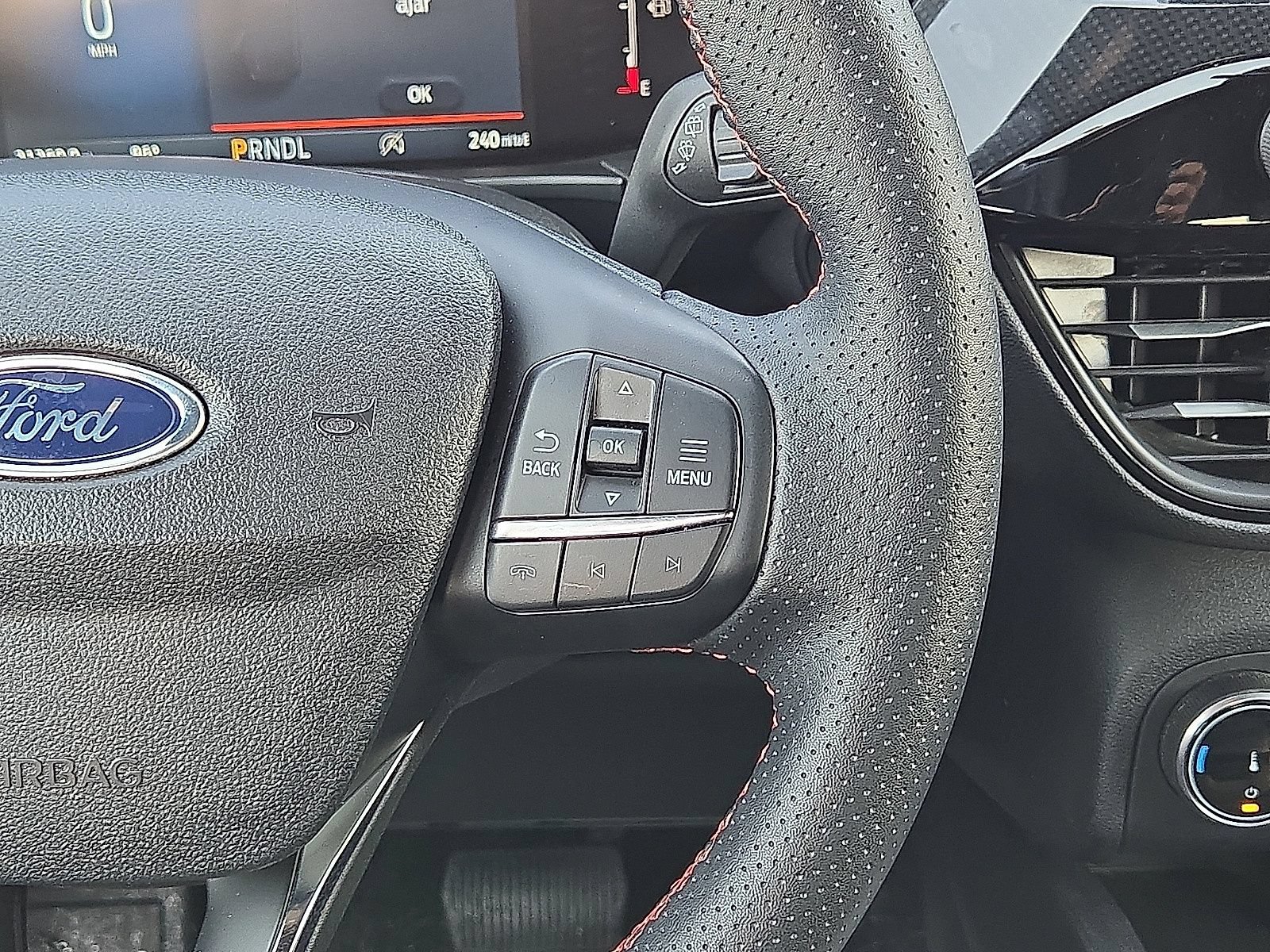 Used 2025 Ford Escape ST-Line AWD/4WD image 19
