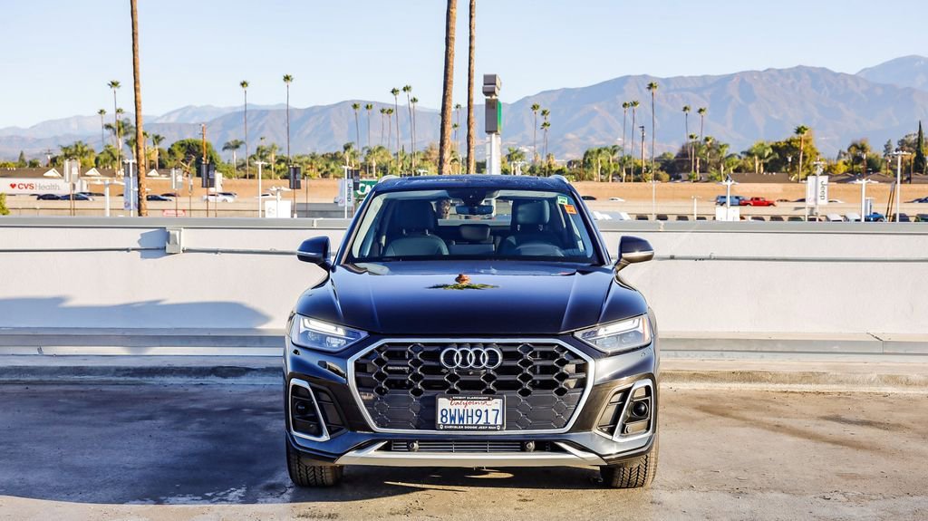 Used 2021 Audi Q5 e Premium Plus w/ Premium Plus Package image 3